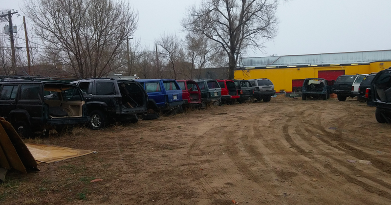 Illustration for article titled This Amazing Indoor Jeep Junkyard Is My Heaven On Earth